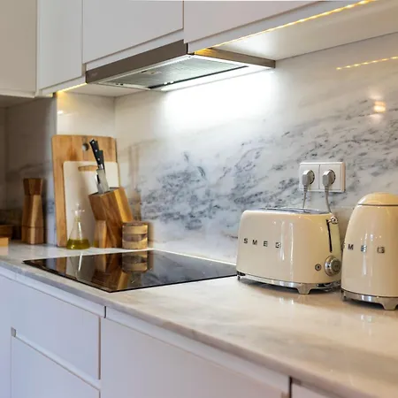 Bmyguest Collection - The Marquis Luxury Garden Appartement