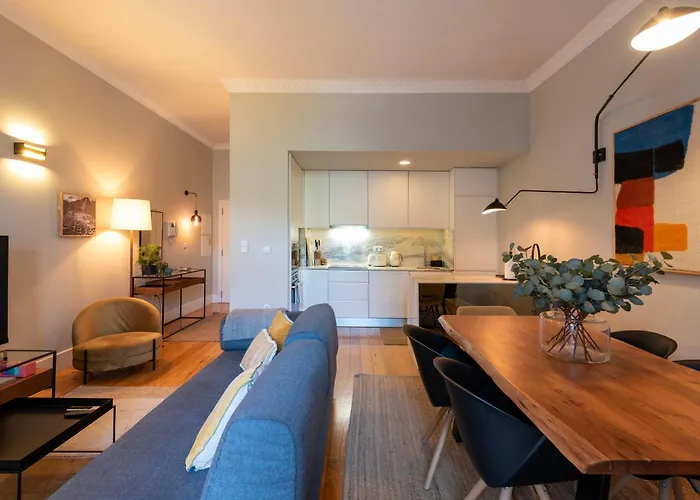 Bmyguest Collection - The Marquis Luxury Garden Apartment